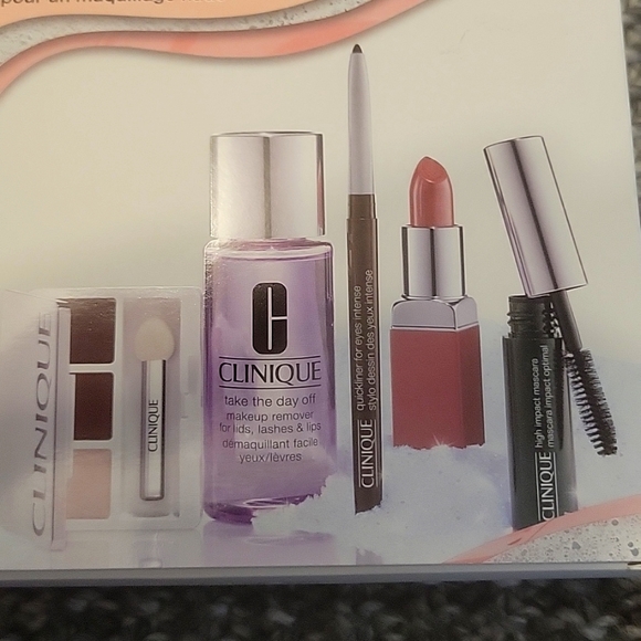 Clinique Full Face Forward: Nude Mood set - Picture 2 of 3